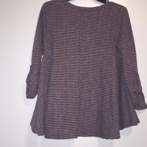 Top - Picture 2 of 2